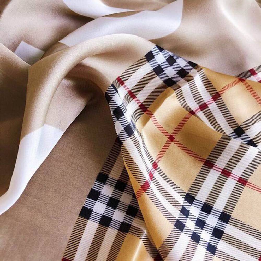 Bv*b*rry Scarf